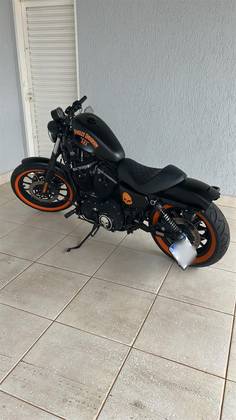 HARLEY-DAVIDSON SPORTSTER XL 883 R 